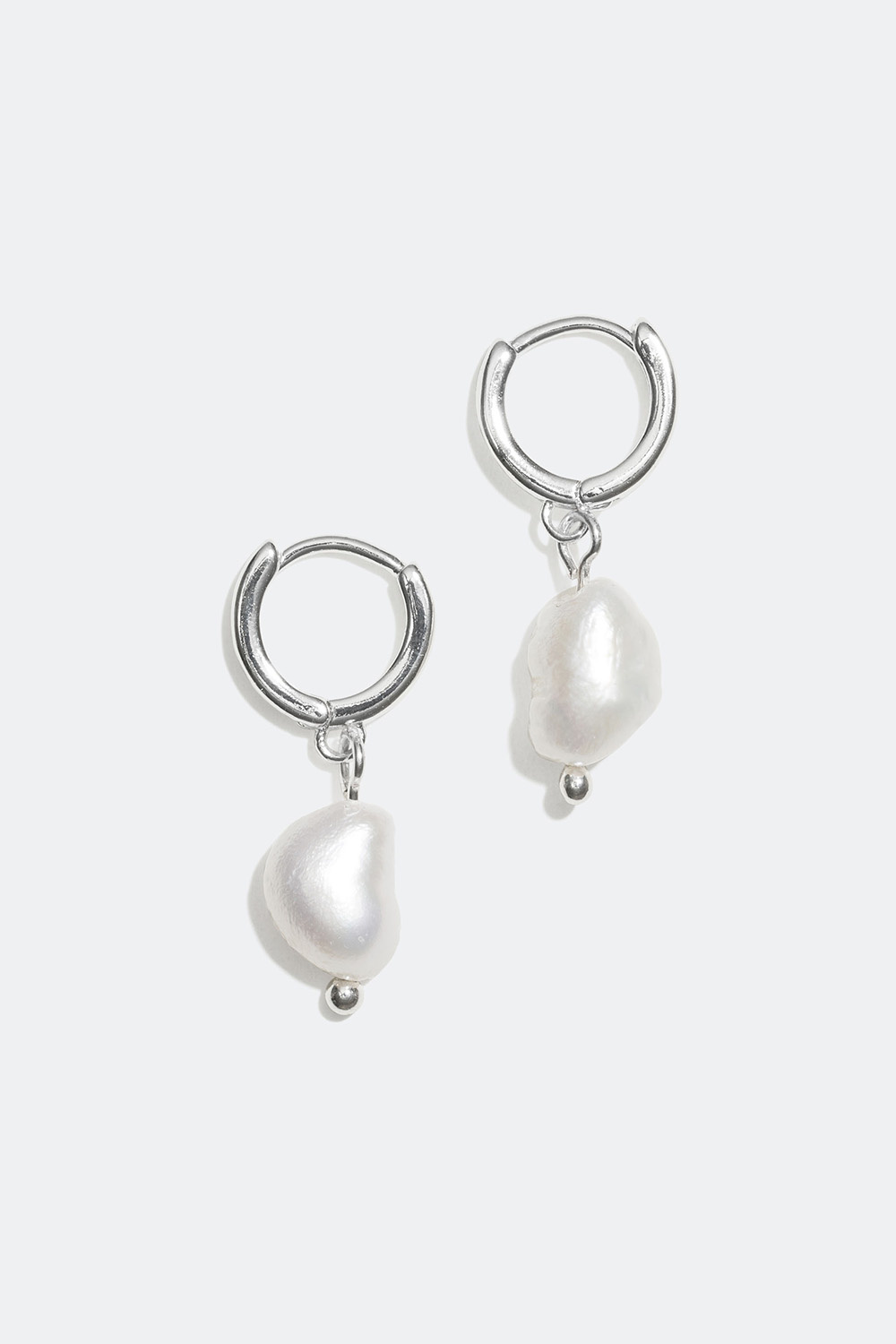 Små creolere med plastperle