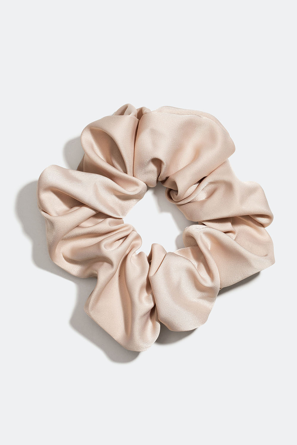 Beige scrunchie i imiteret silke