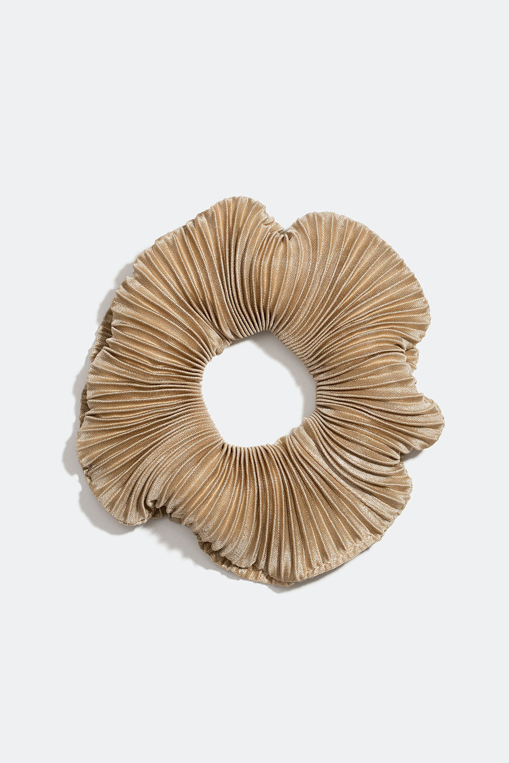 Beige scrunchie i plisseret imiteret silke