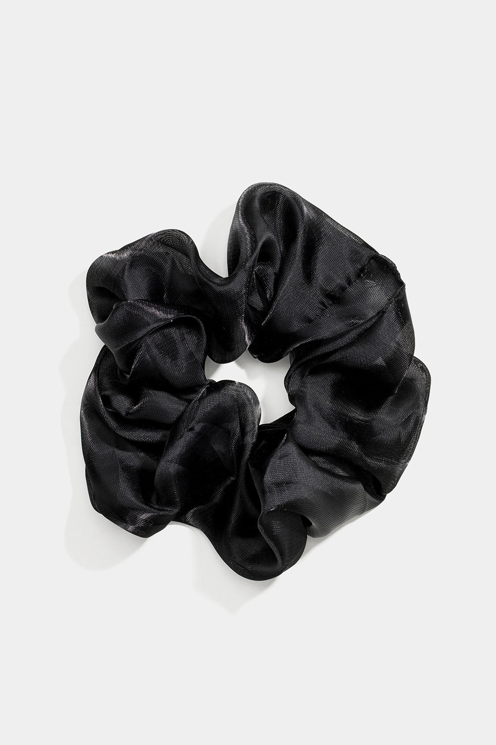 Scrunchie med glansfuldt, sort stof
