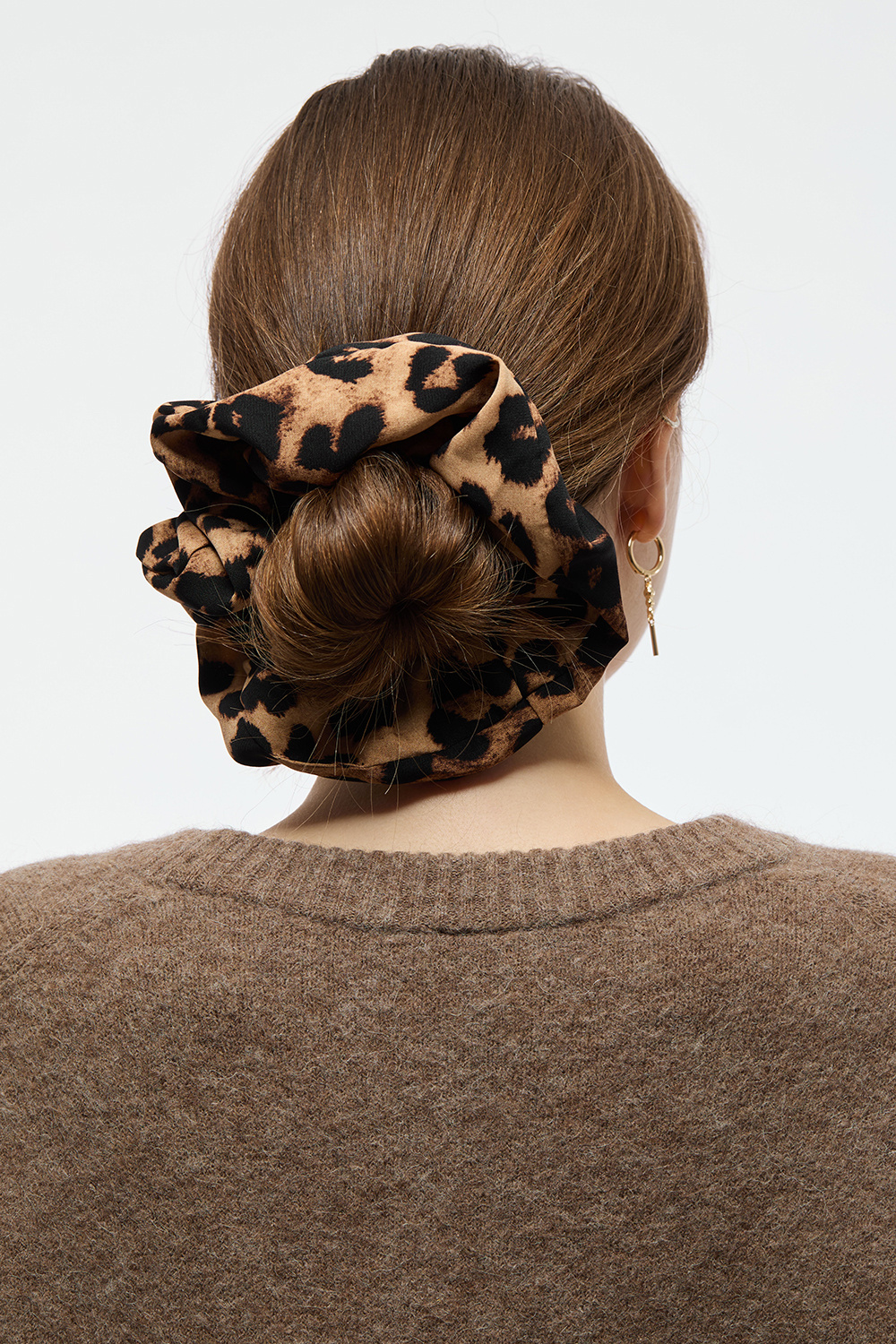 Stor scrunchie med leopardprint
