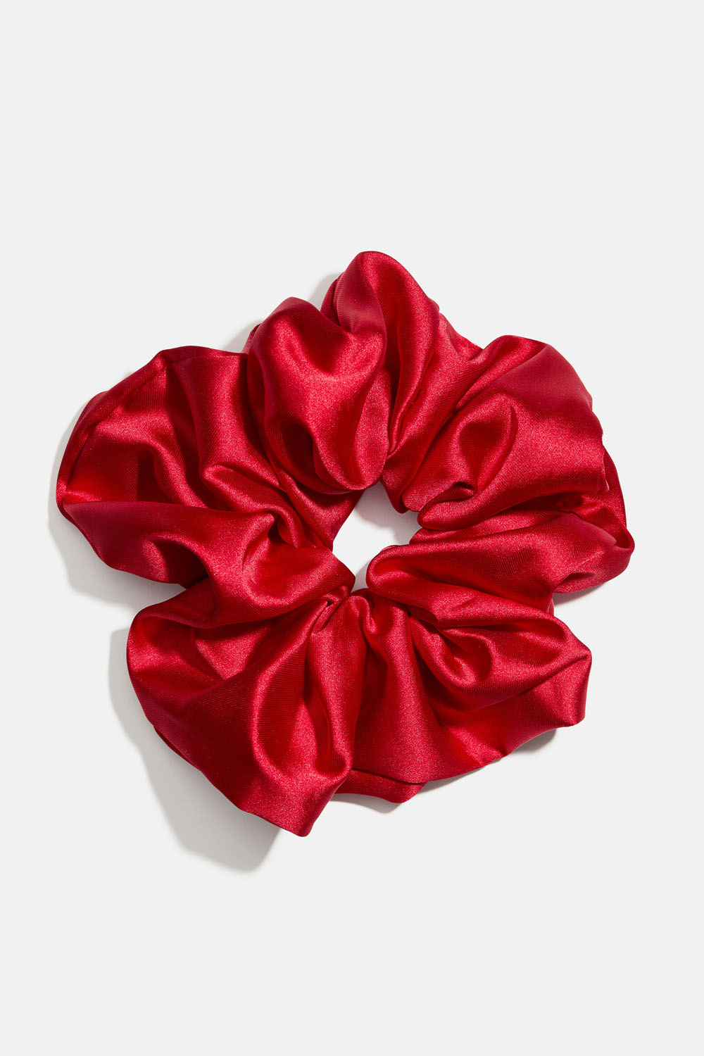 Rød scrunchie i glansfuldt stof