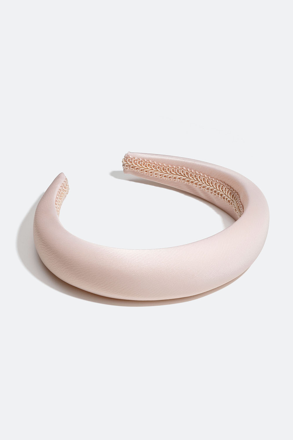 Beige diadem med vatteret design