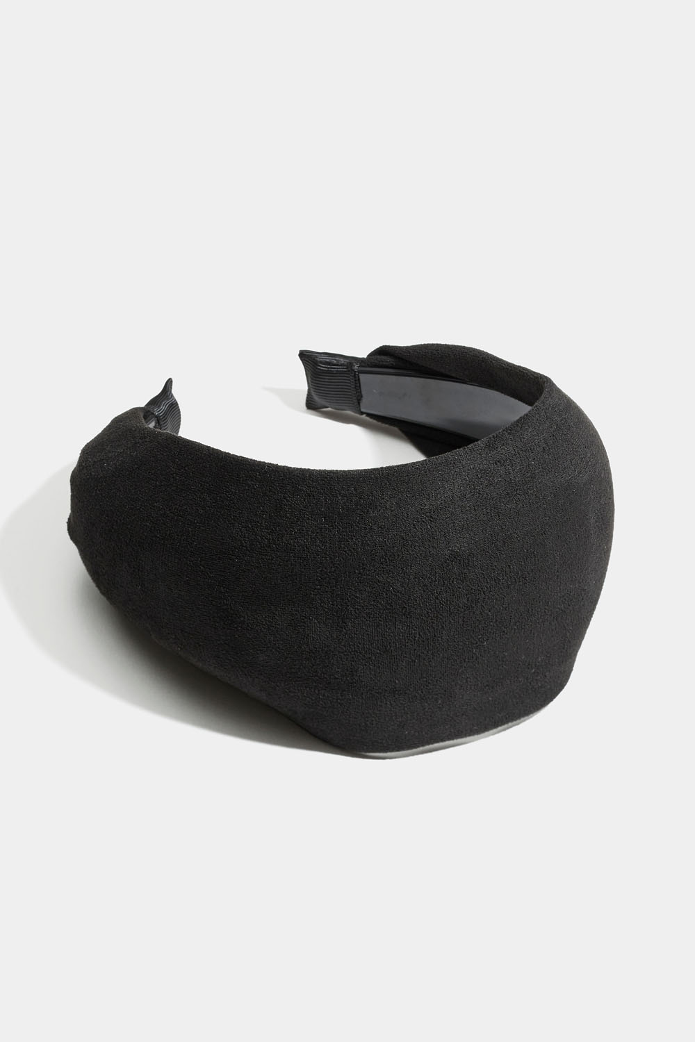 Hårbøjle af bredt stof i imiteret ruskind, sort