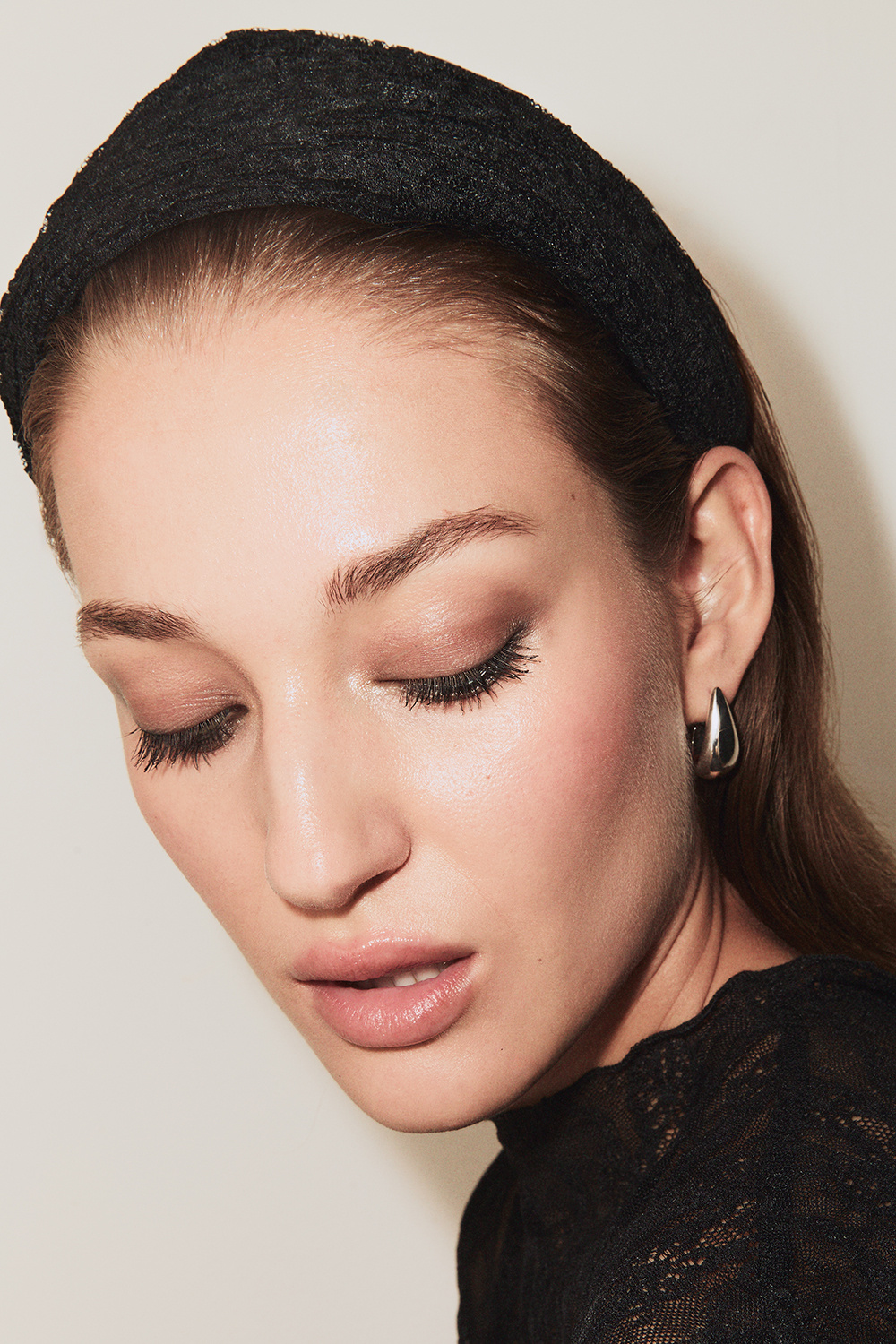 Bred tiara i sort blonde