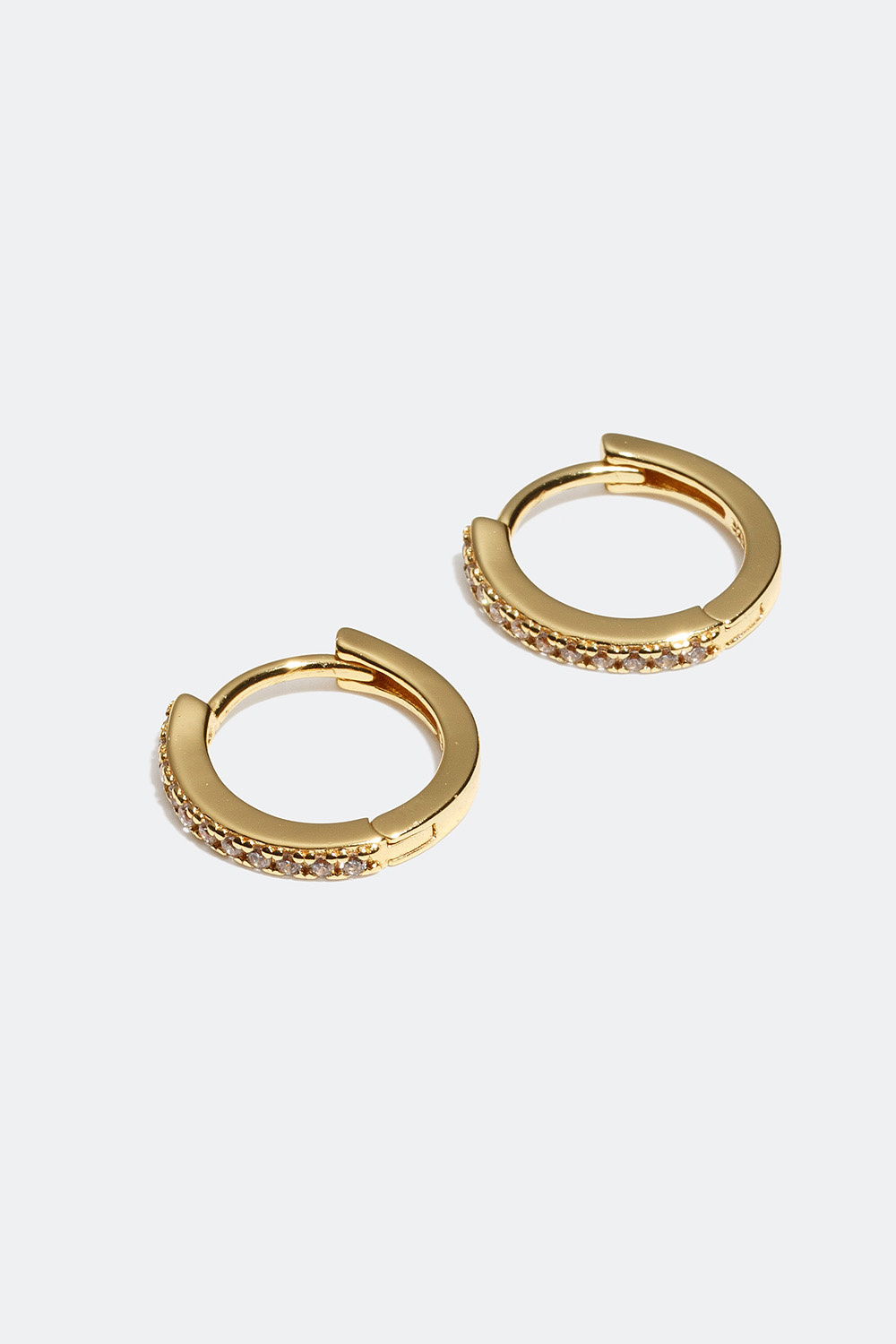 Små hoops med sten i kubisk zirkonia, forgyldt med 18 kt. guld, 1,2 cm