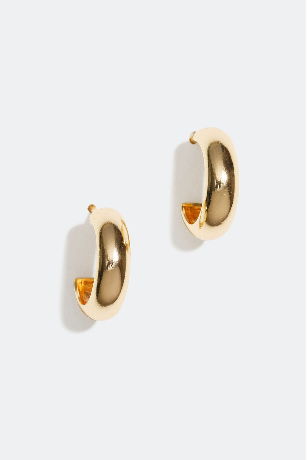 Små brede hoops forgyldt med 18 kt. guld