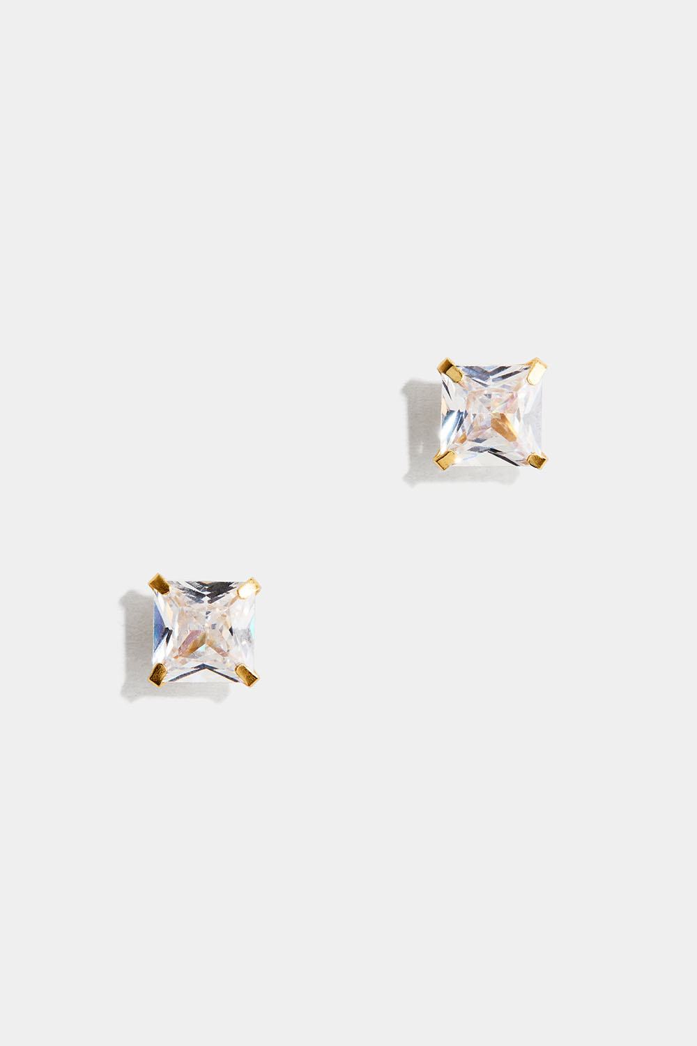 Ørestikker i 18 k forgyldt ægte sølv med kvadratisk Cubic Zirconia