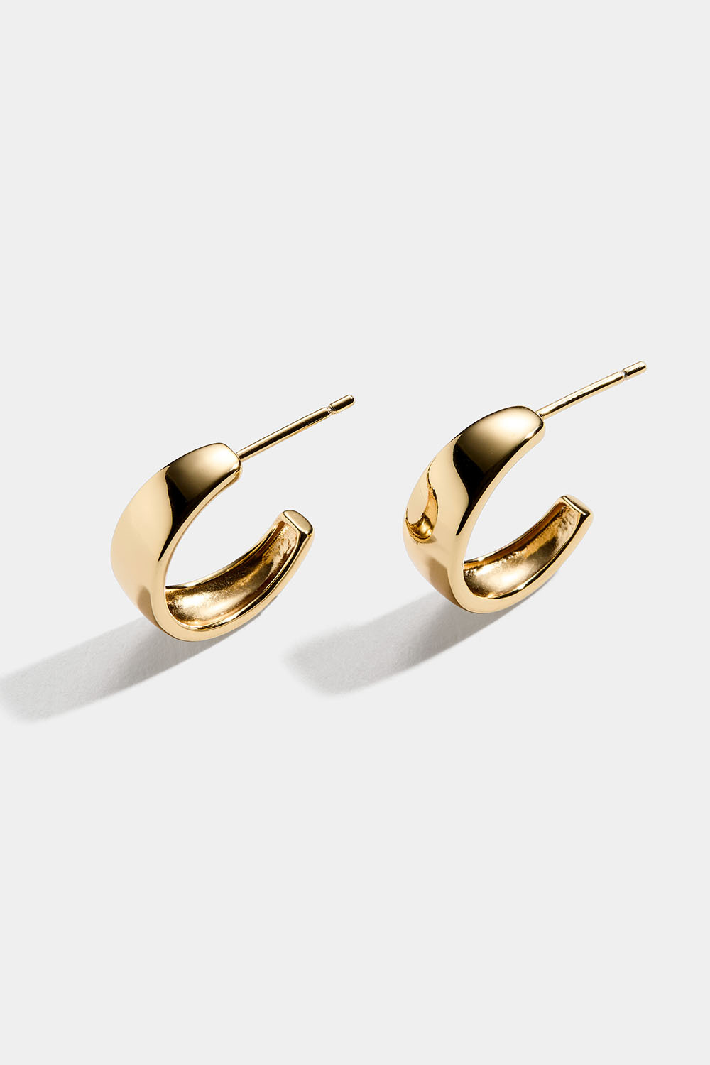 Brede hoops i 18 k forgyldt ægte sølv