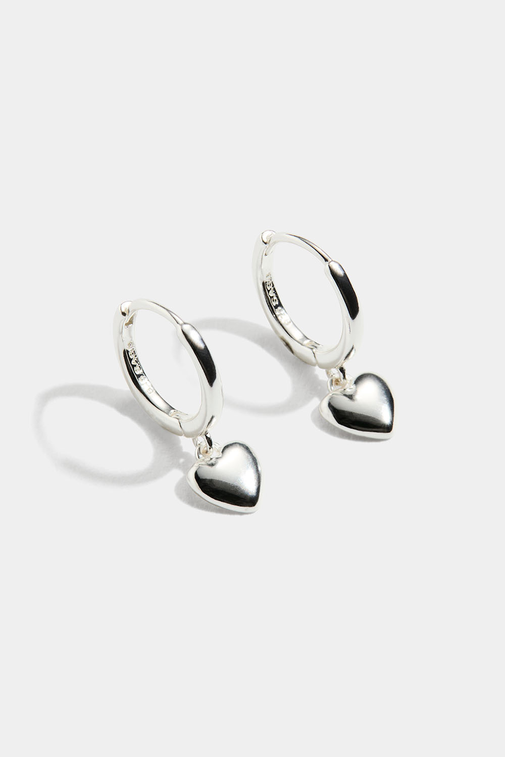Hoops i ægte sølv med hængende hjerter