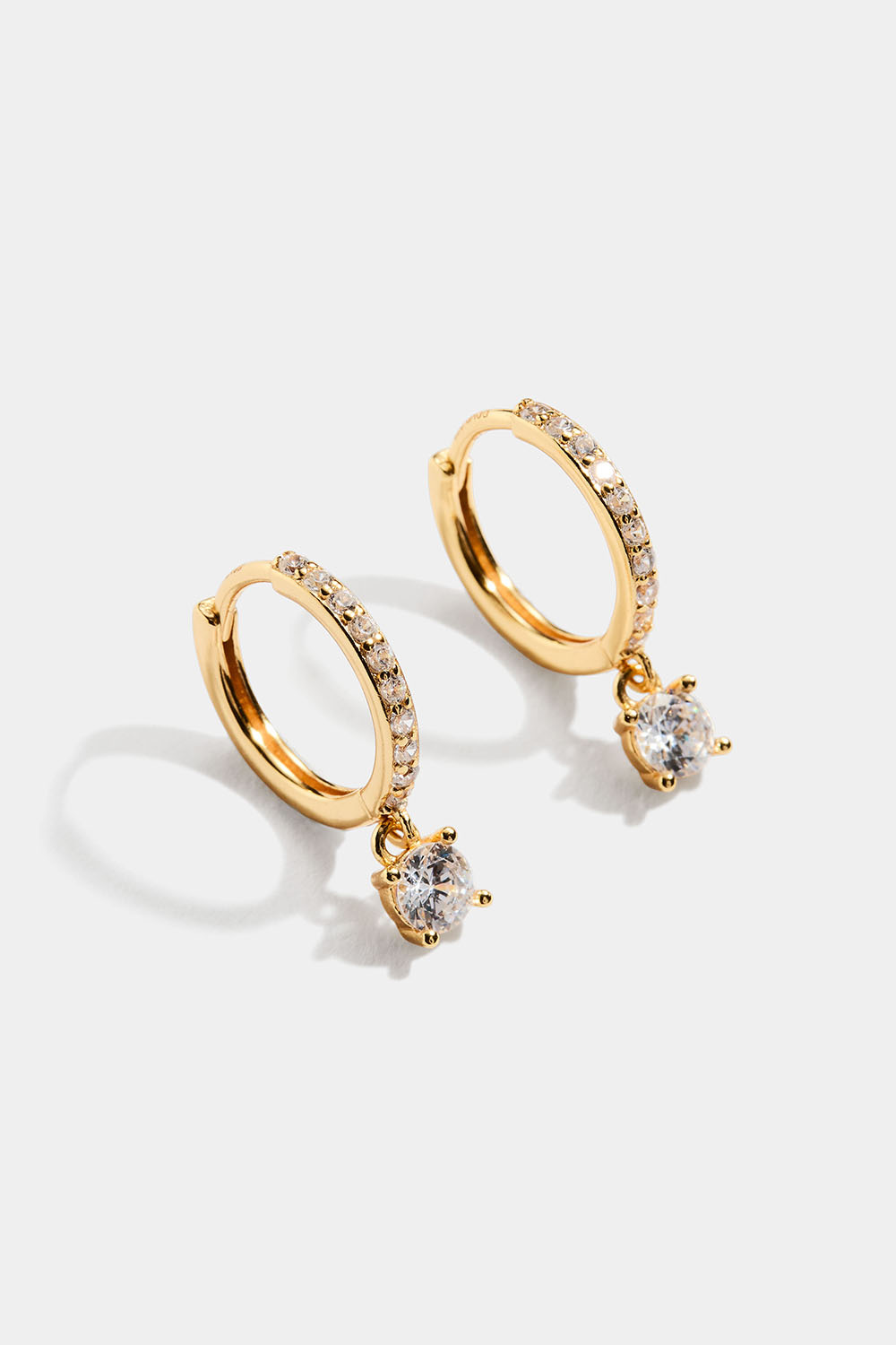 Hoops i 18 k forgyldt ægte sølv med kubisk zirkonia-vedhæng