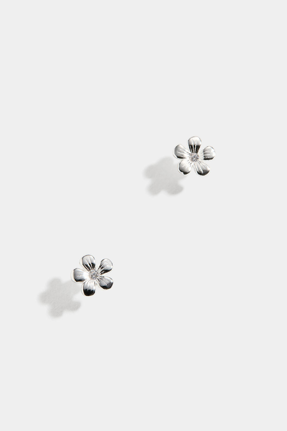 Ørestikker i ægte sølv med med blomster