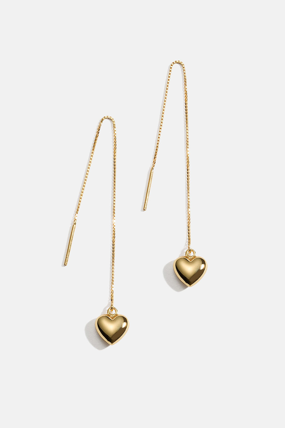 Kædeøreringe i 18k guldpletteret ægte sølv med fyldte hjerter