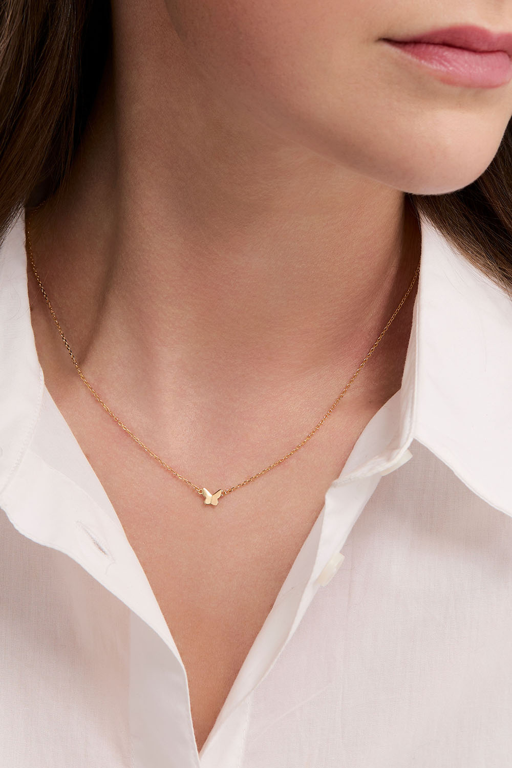 Halskæde i 18k forgyldt ægte sølv med lille sommerfugl