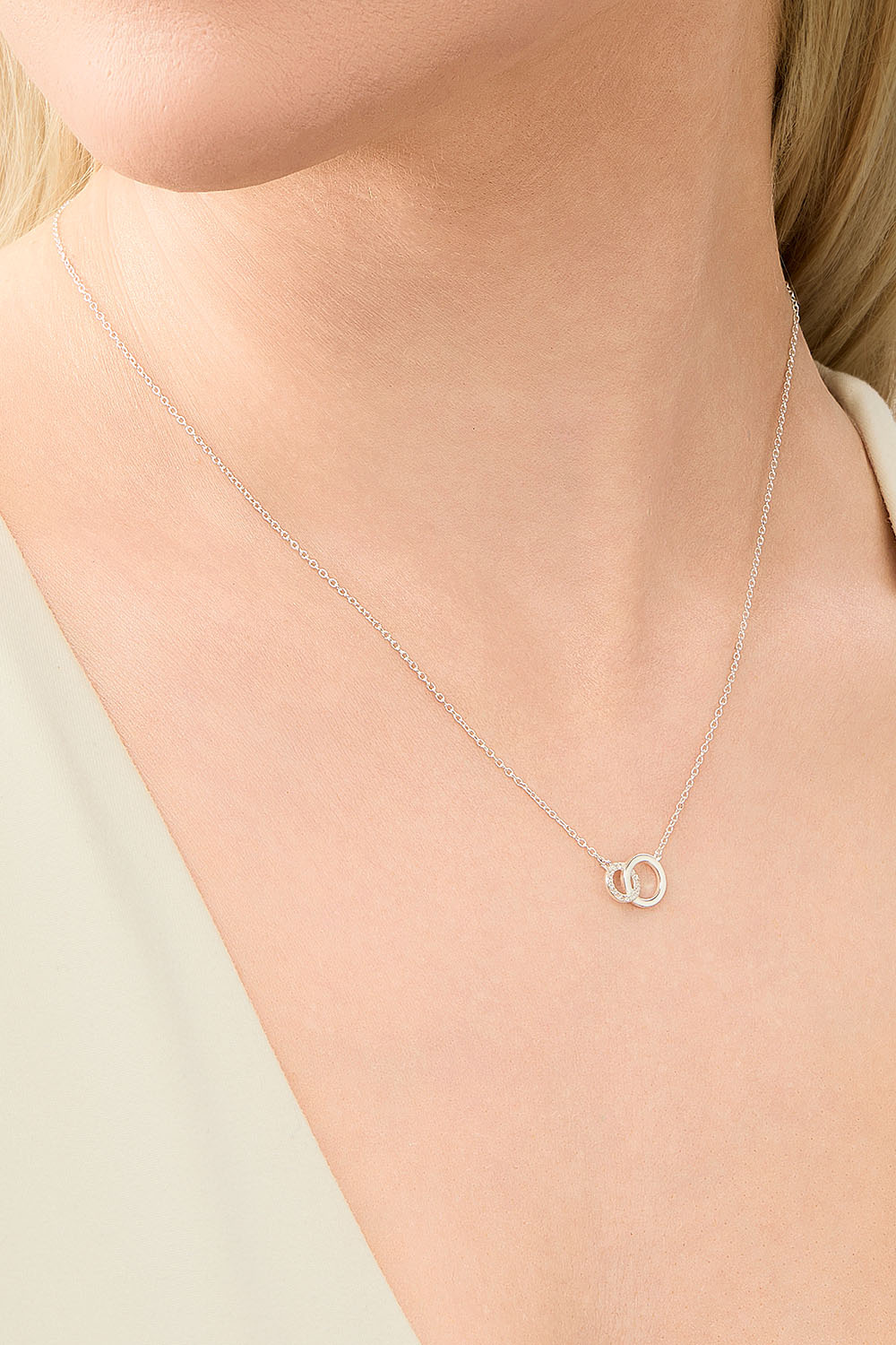 Halskæde med dobbeltringe i ægte sølv