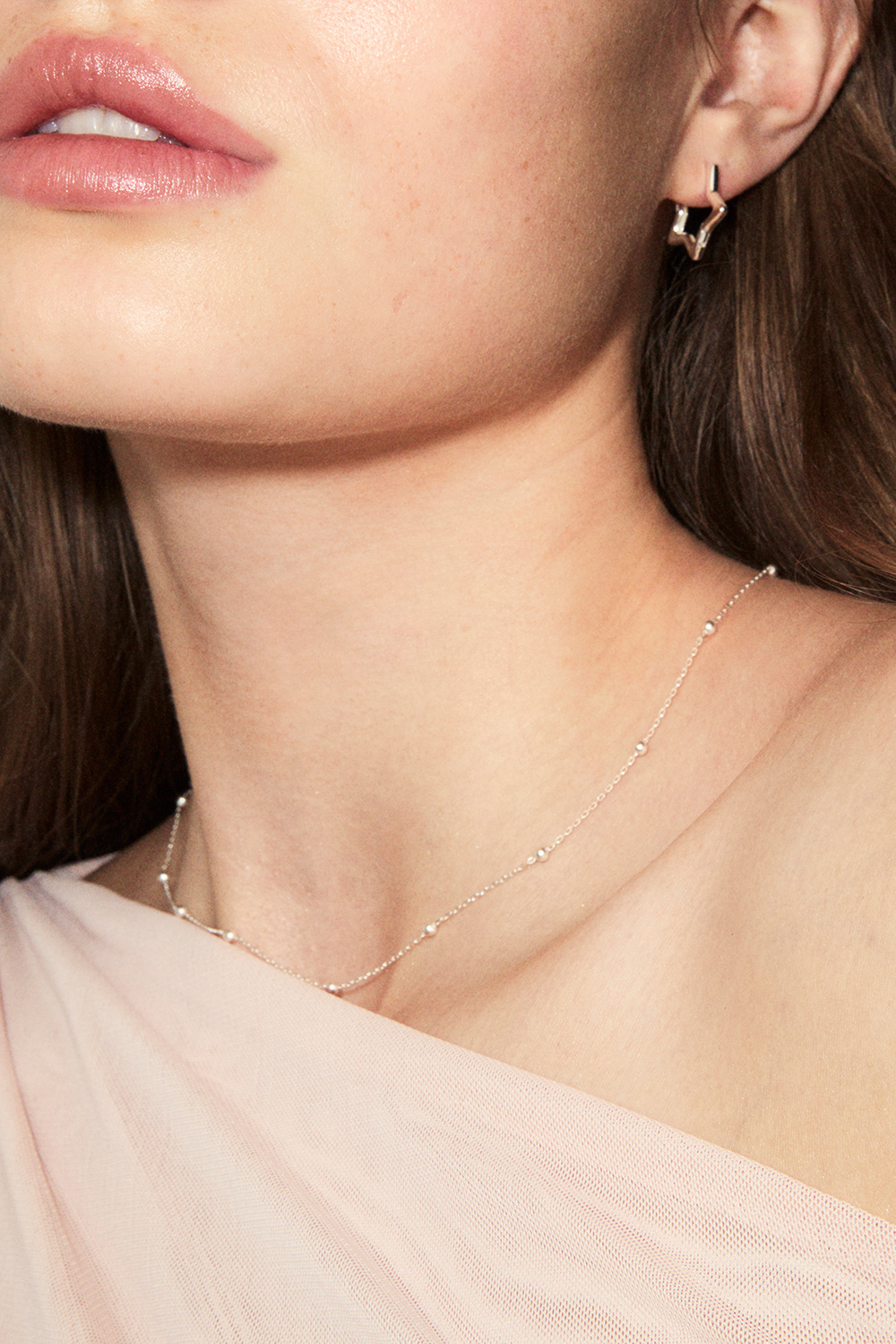 Tynd halskæde i ægte sølv med kugler