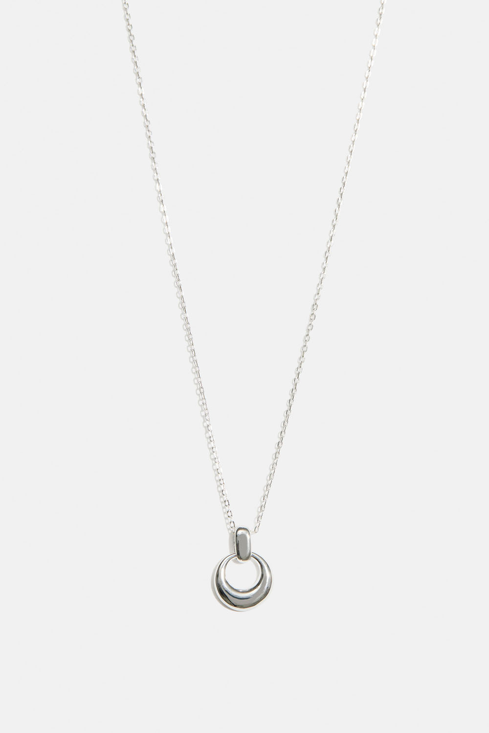 Halskæde i ægte sølv med cirkelvedhæng