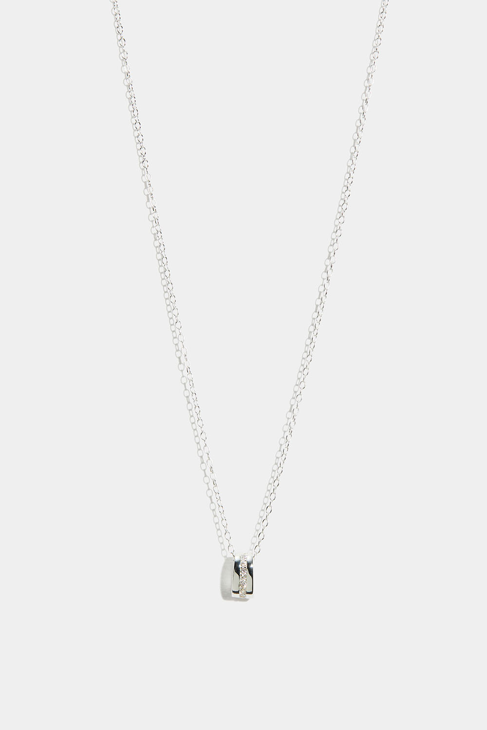 Halskæde i ægte sølv med ovalt vedhæng og kubisk zirkonia