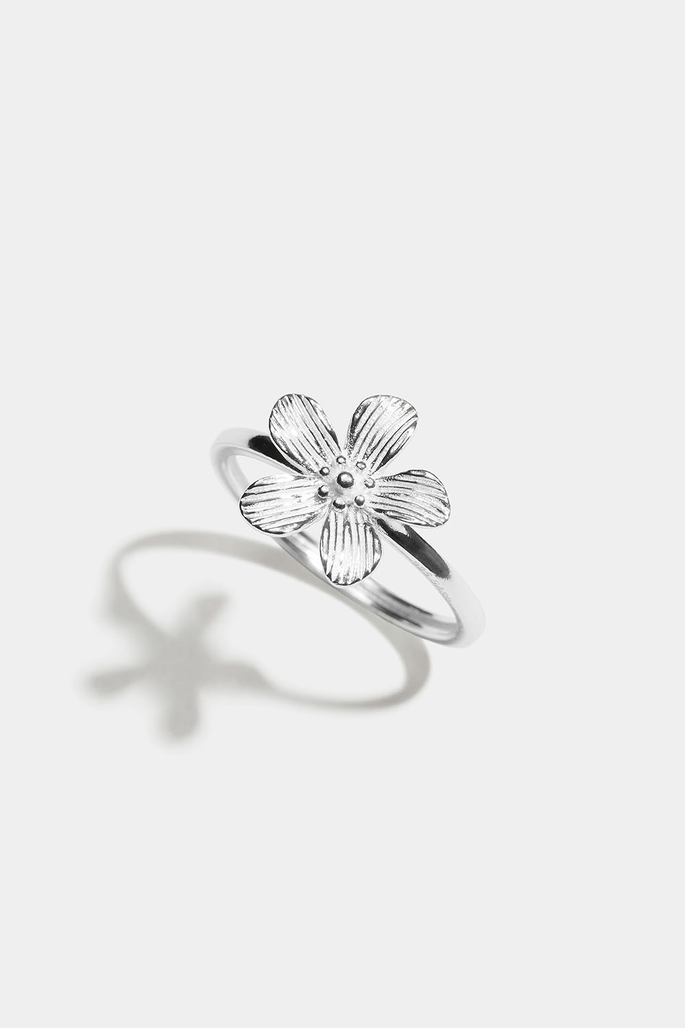 Ring i ægte sølv med blomst