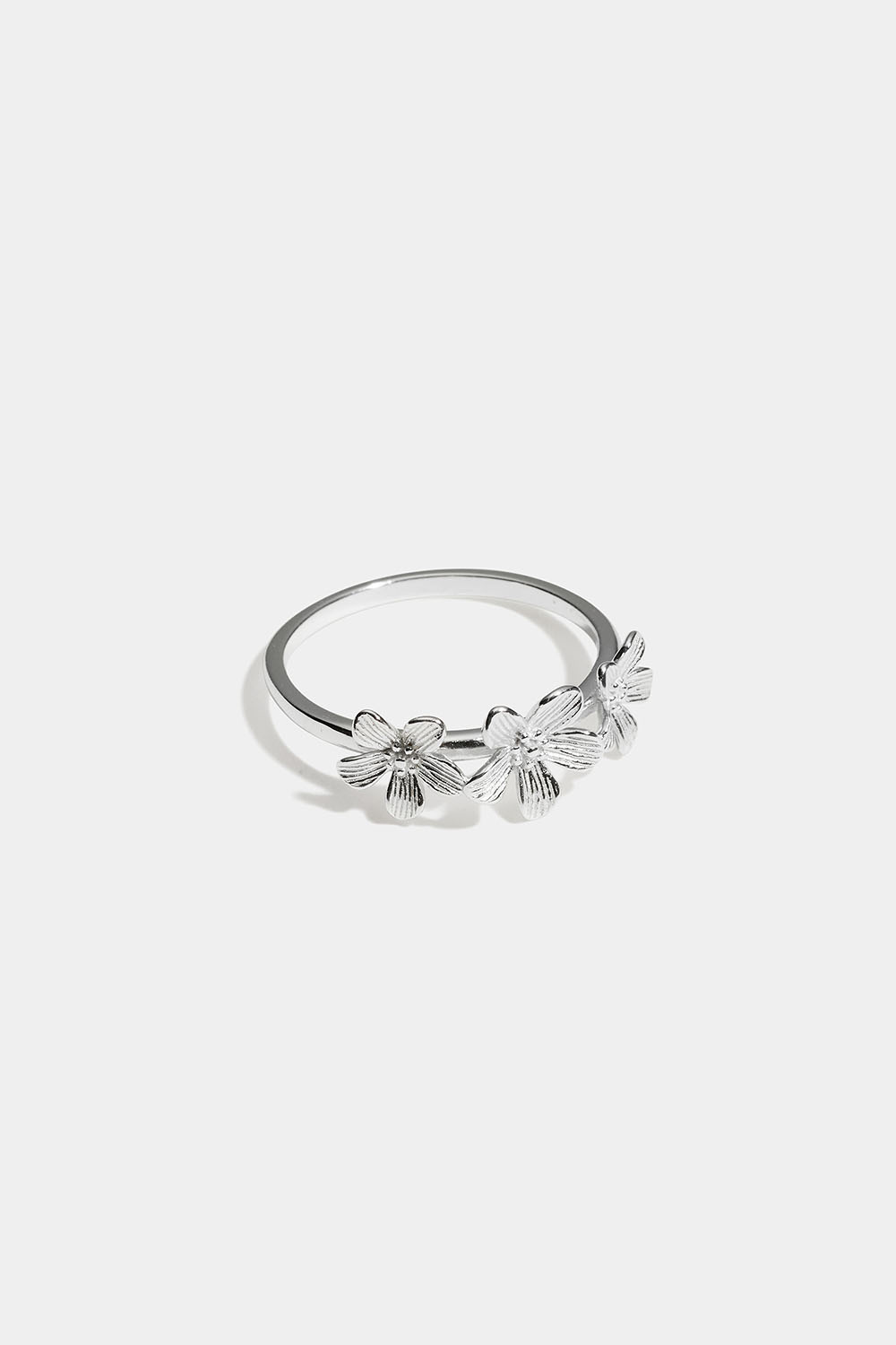 Ring i ægte sølv med blomster